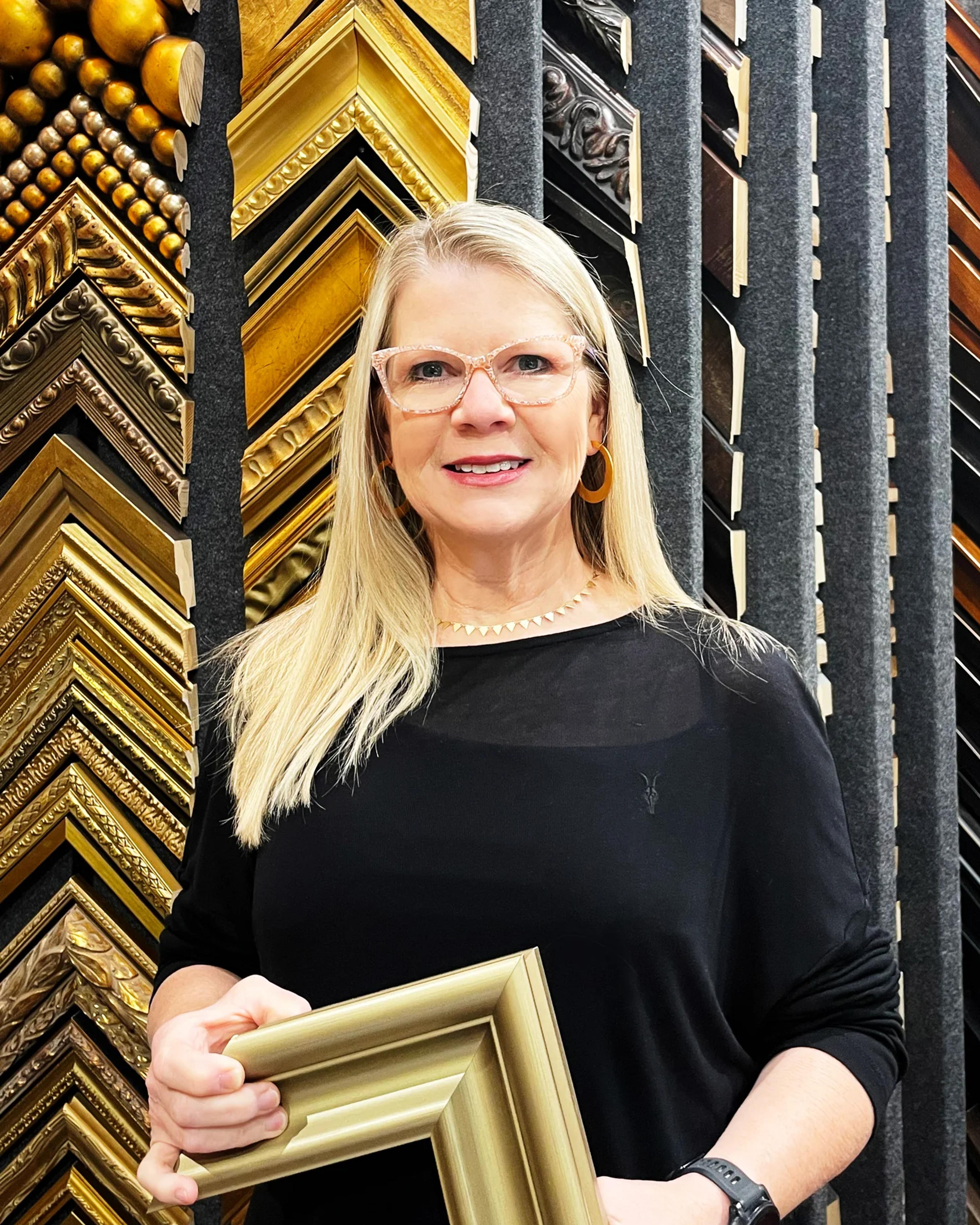 Photo of Amy Blackmon, Framing Manager, Tupelo