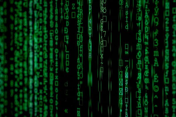 Keamanan siber dan kode enkripsi untuk bisnis digital Indonesia