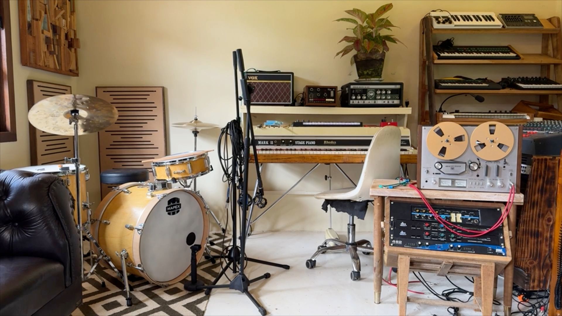 Picture of Navin Kala's studio 