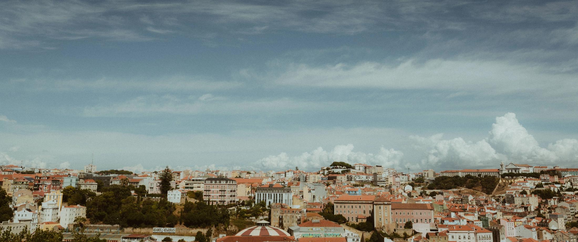 City sky during Ana and Till's Lovers Session in Portugal.