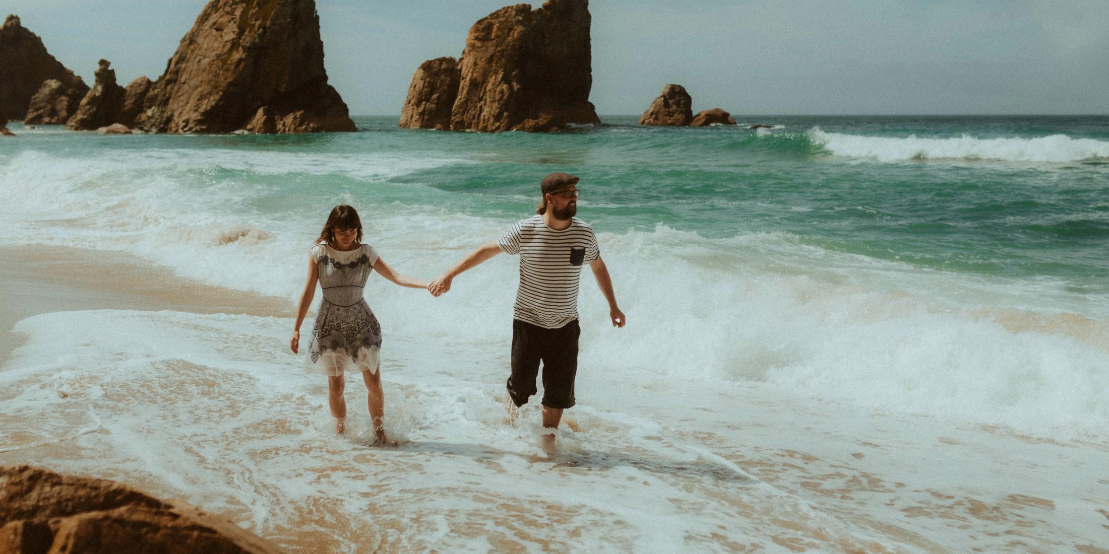 Beach movement during Ana and Till's Lovers Session in Portugal.
