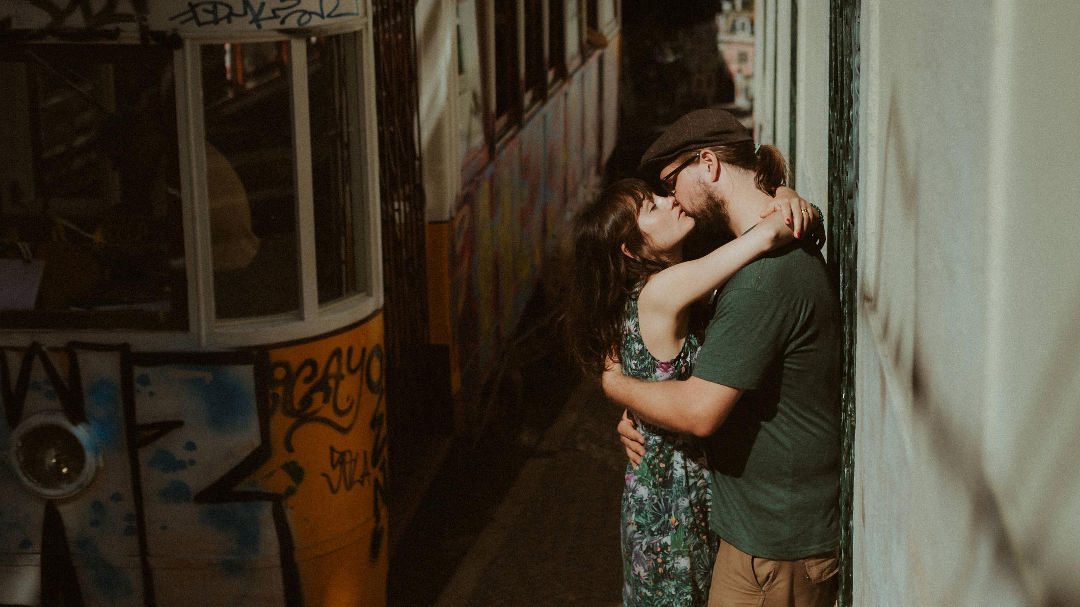 Tram passage during Ana and Till's Lovers Session in Portugal.