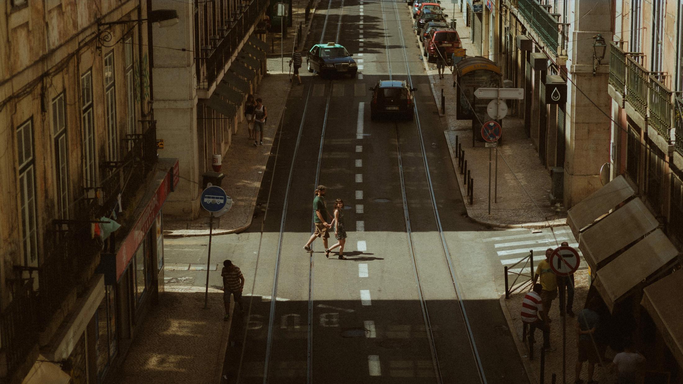 Steep crossing during Ana and Till's Lovers Session in Portugal.