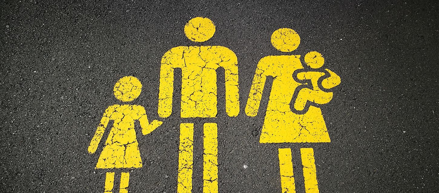 Familie på 4. Foto: Sandy Millar, Unsplash