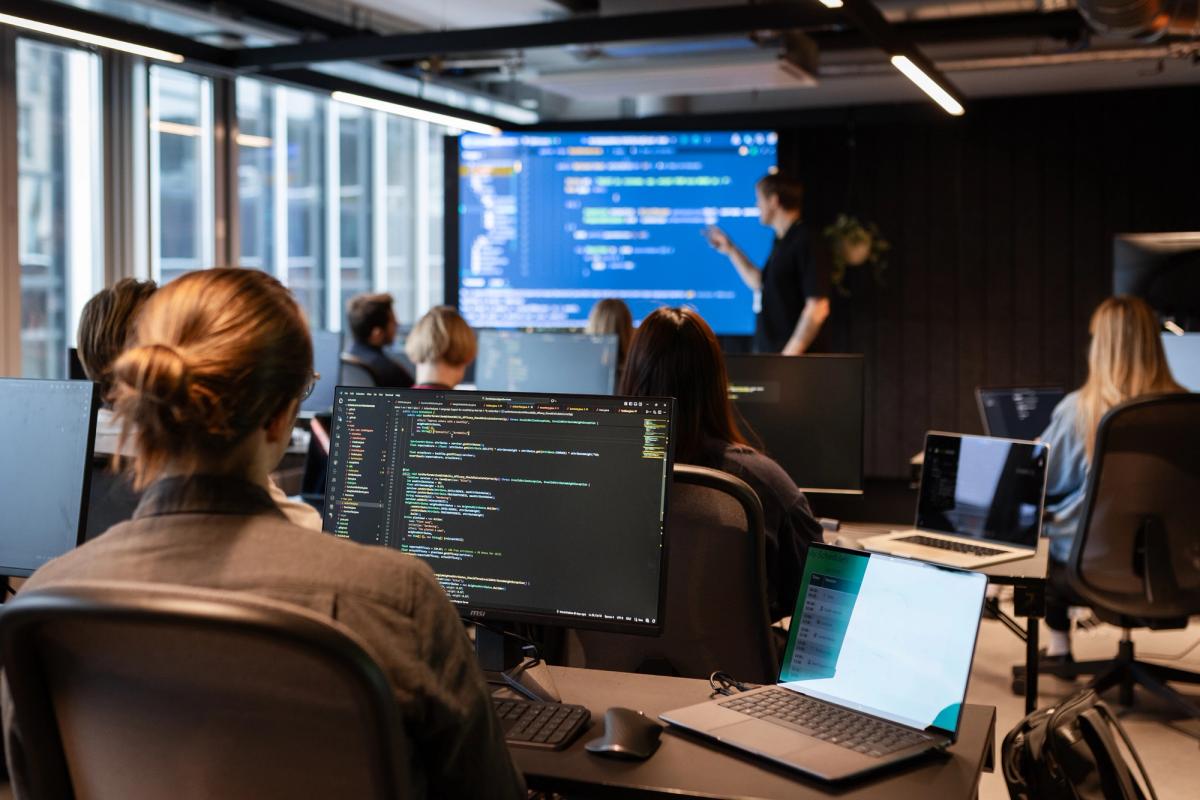 Tre måneder akademi, tolv måneder oppdrag - slik fungerer Loop-modellen