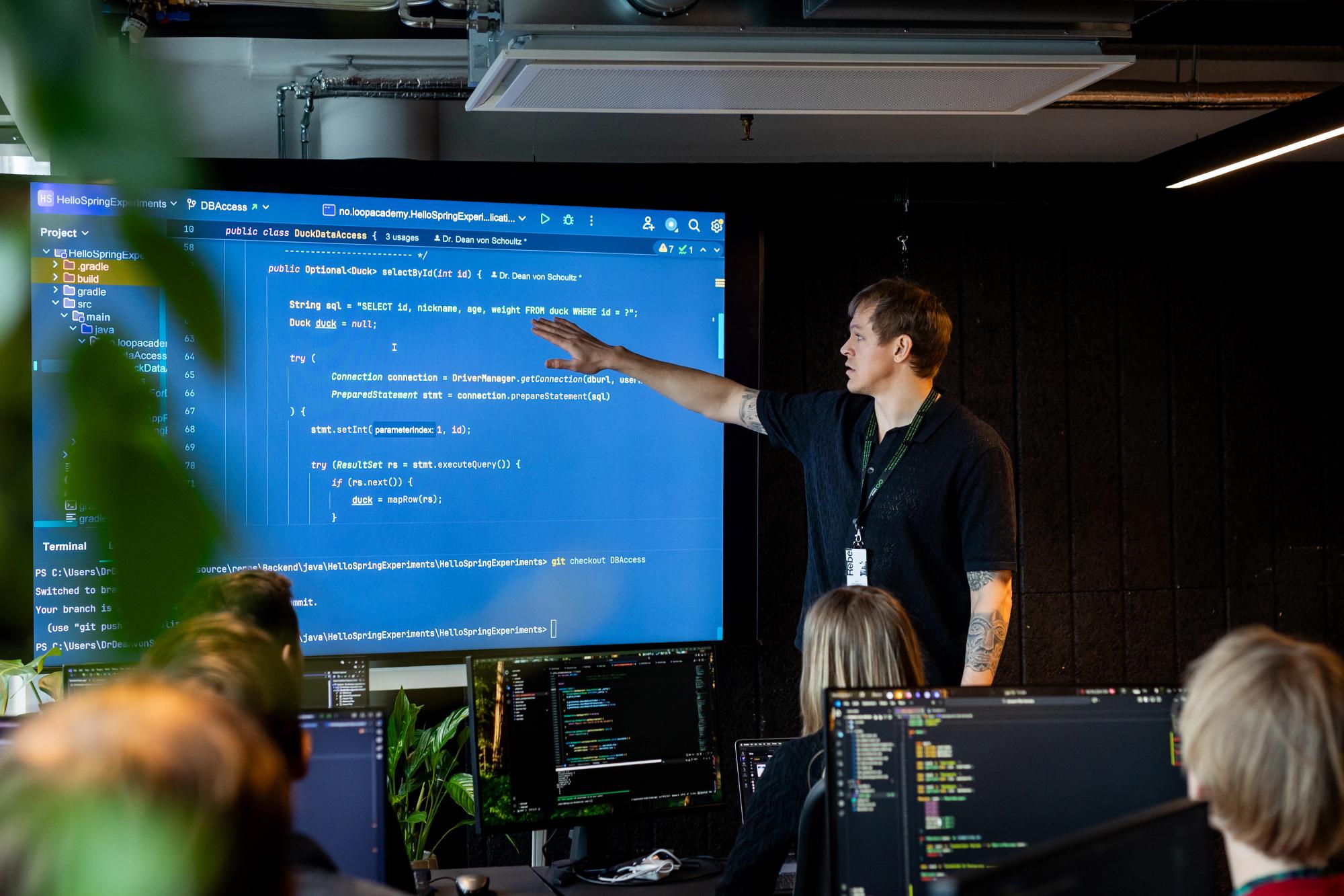 Nyutdannet innen AI eller Machine Learning? Ta kompetansen din ut i virkelige systemer ∞