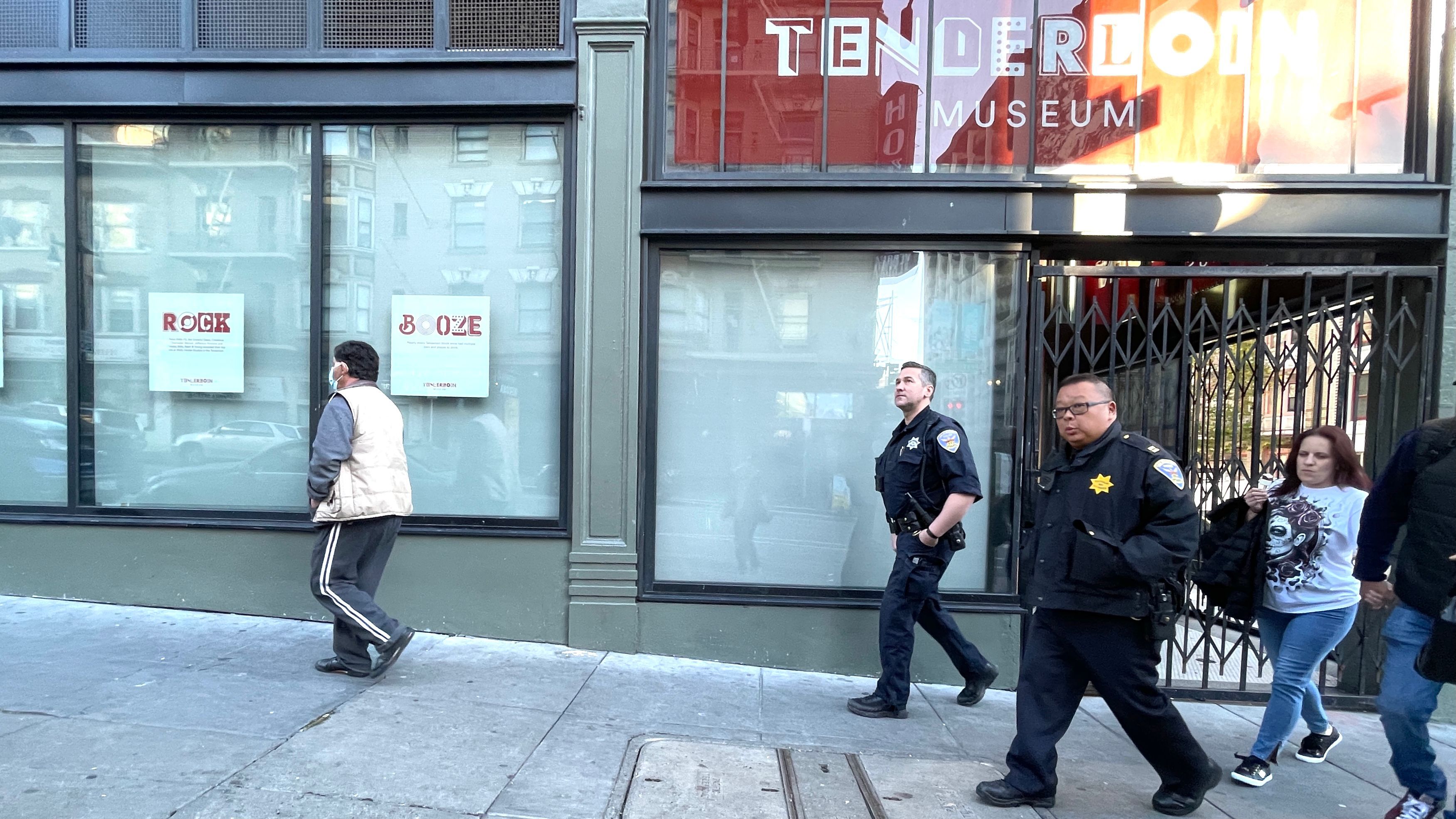 Captain Sergio Chin (right) walks with Officer Joey Dal Porto in Tenderloin. Photo by Portia Li