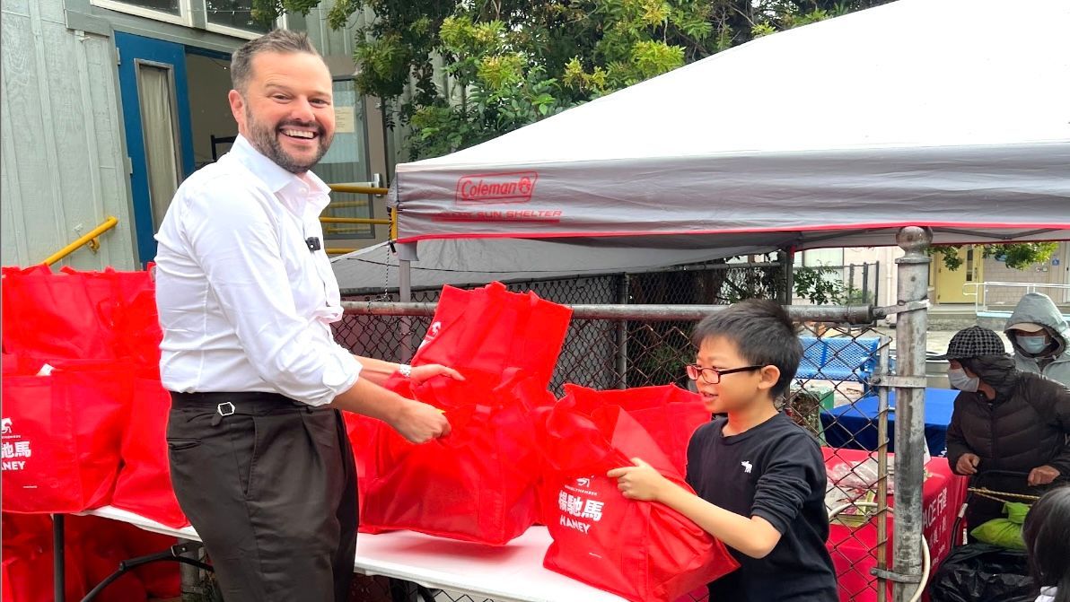 Assemblymember Matt Haney returns to Visitacion Valley on November 18 to give away 500 free food bags to the families in the neighborhood.  Courtesy Matt Haney’s Office