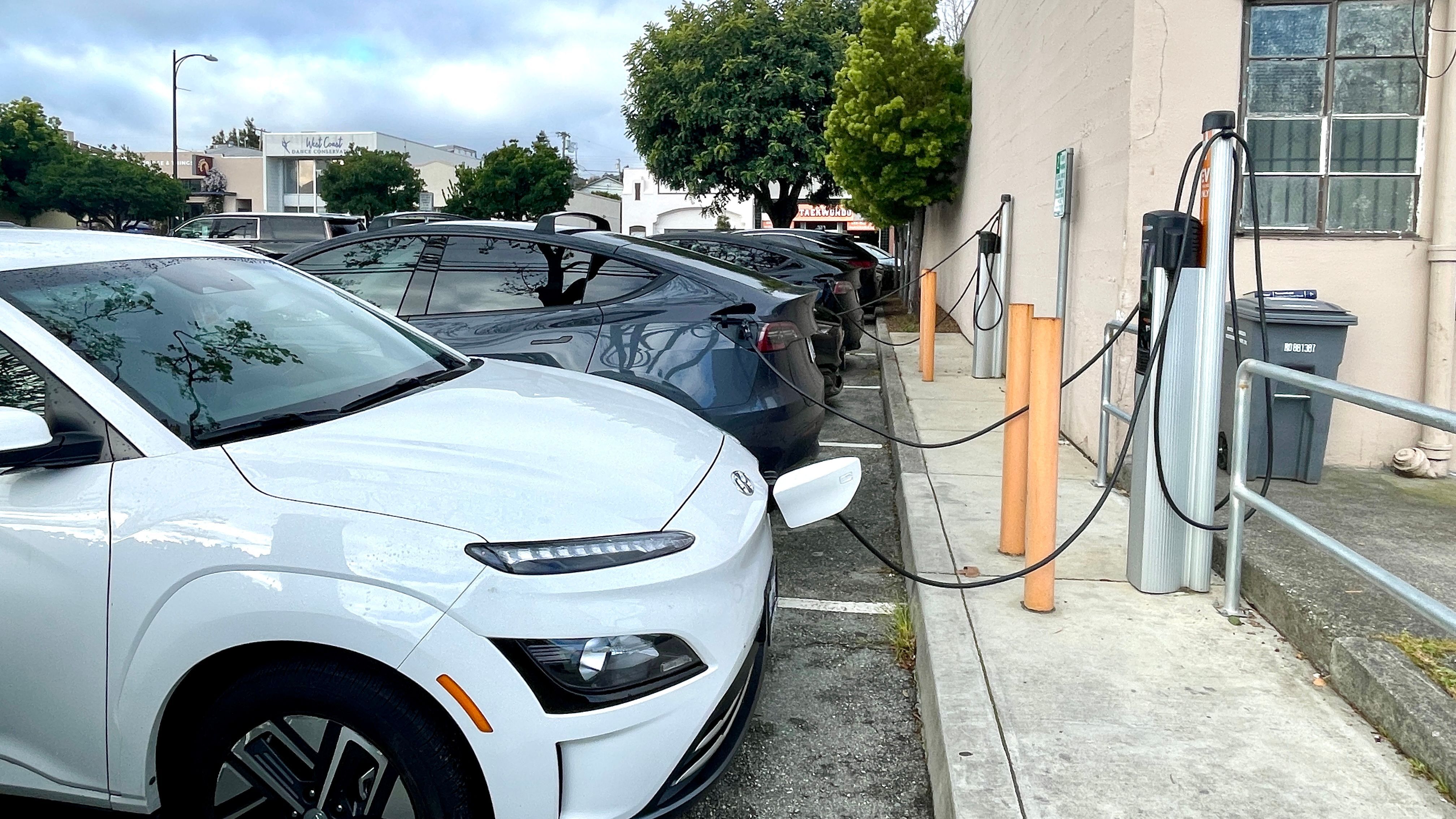 PG&E provides incentives making electric vehicles more affordable for underserved communities Photo by Portia Li