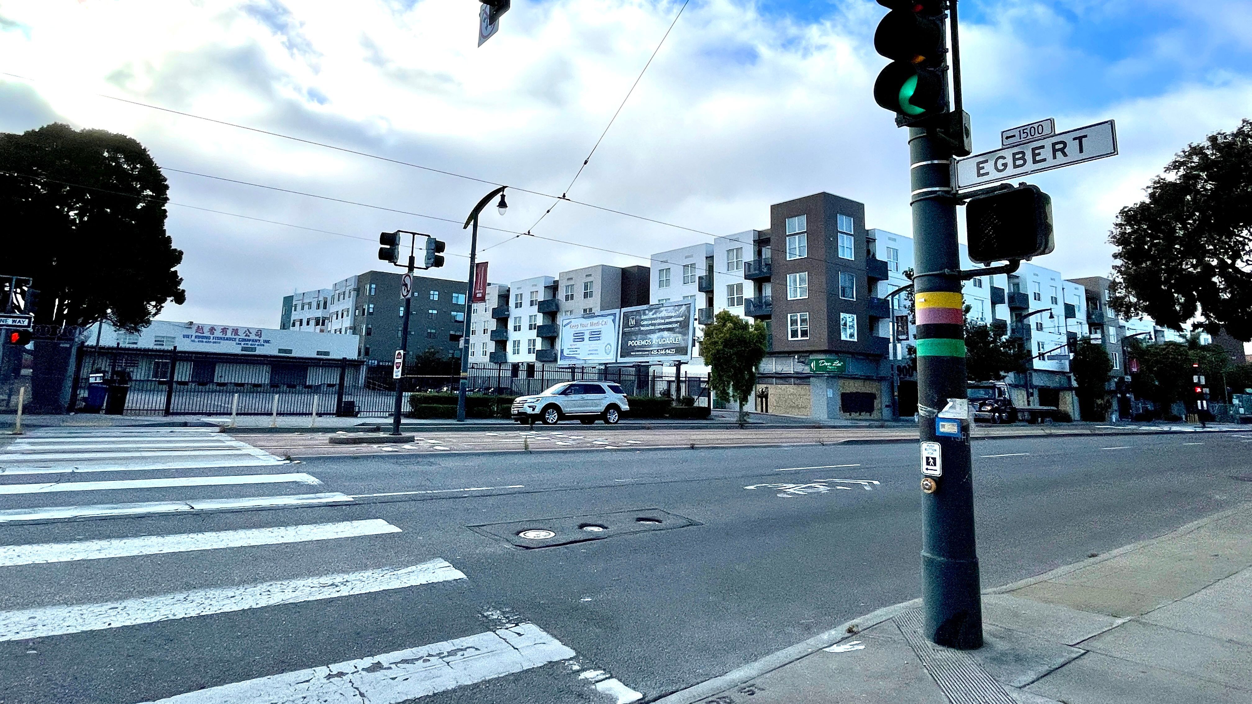 Victim’s husband recalls that his wife was off from a bus at 3rd Street on her way home. He walked to pick her up and saw her lying on the ground at the corner of Egbert Street. Photo by Portia Li