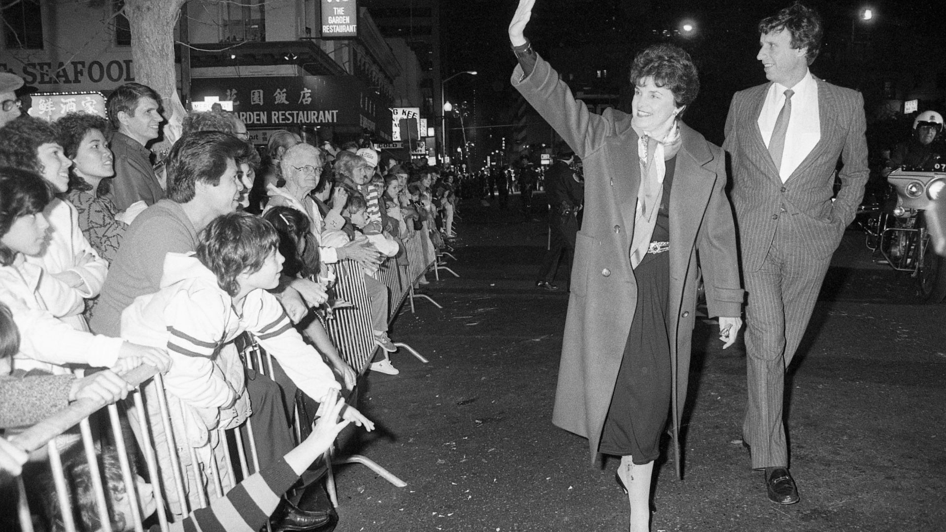 Richard Blum always accompanied his wife Dianne Feinstein, then Mayor of San Francisco, to go to the Chinese community events, including the Chinese New Year parade in 1987. Photo by Ben Kwan