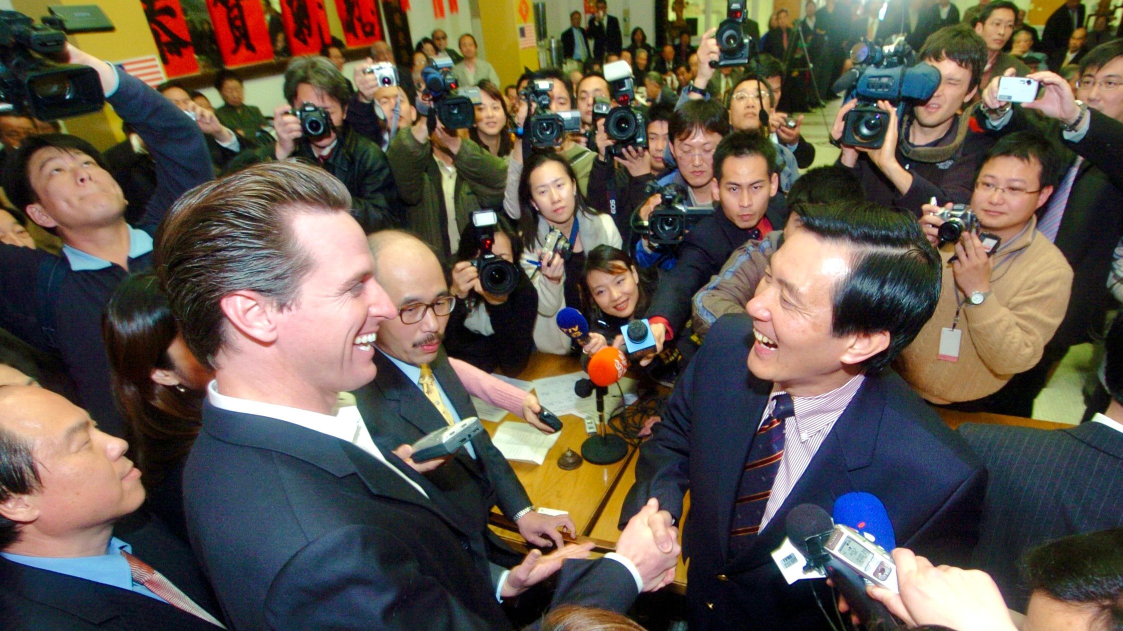 When Governor Gavin Newsom was the Mayor of San Francisco, he came to CCBA welcoming Ying-Jeou Ma, who was the Mayor of Taipei and later became the President of Taiwan. Photo by Ben Kwan