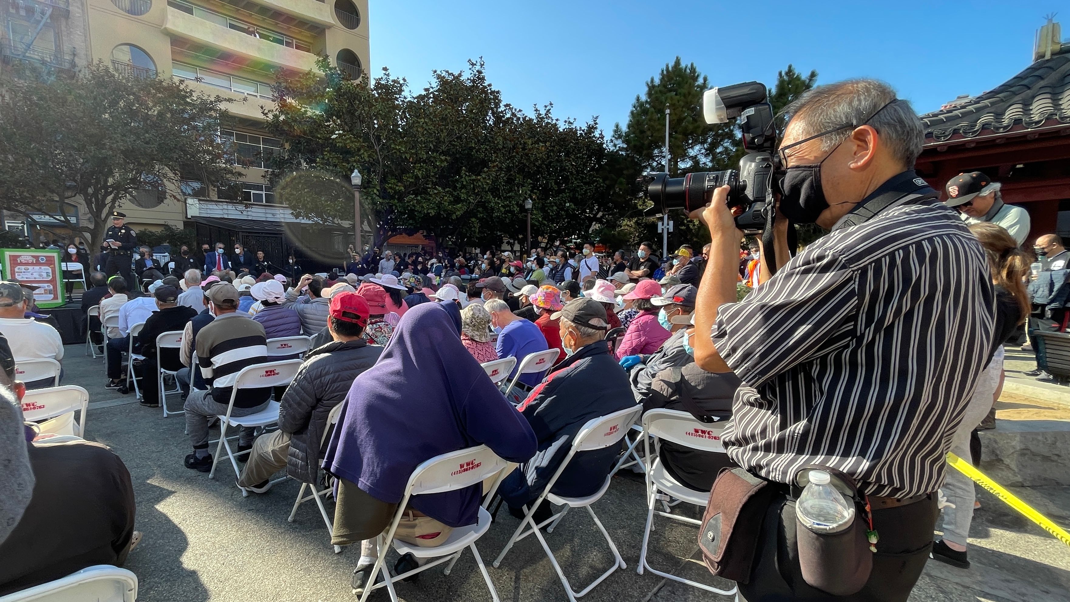 Frank Jang takes photos at the annual Chinatown Night Out event to document San Francisco Chinatown history. Photo by Portia Li