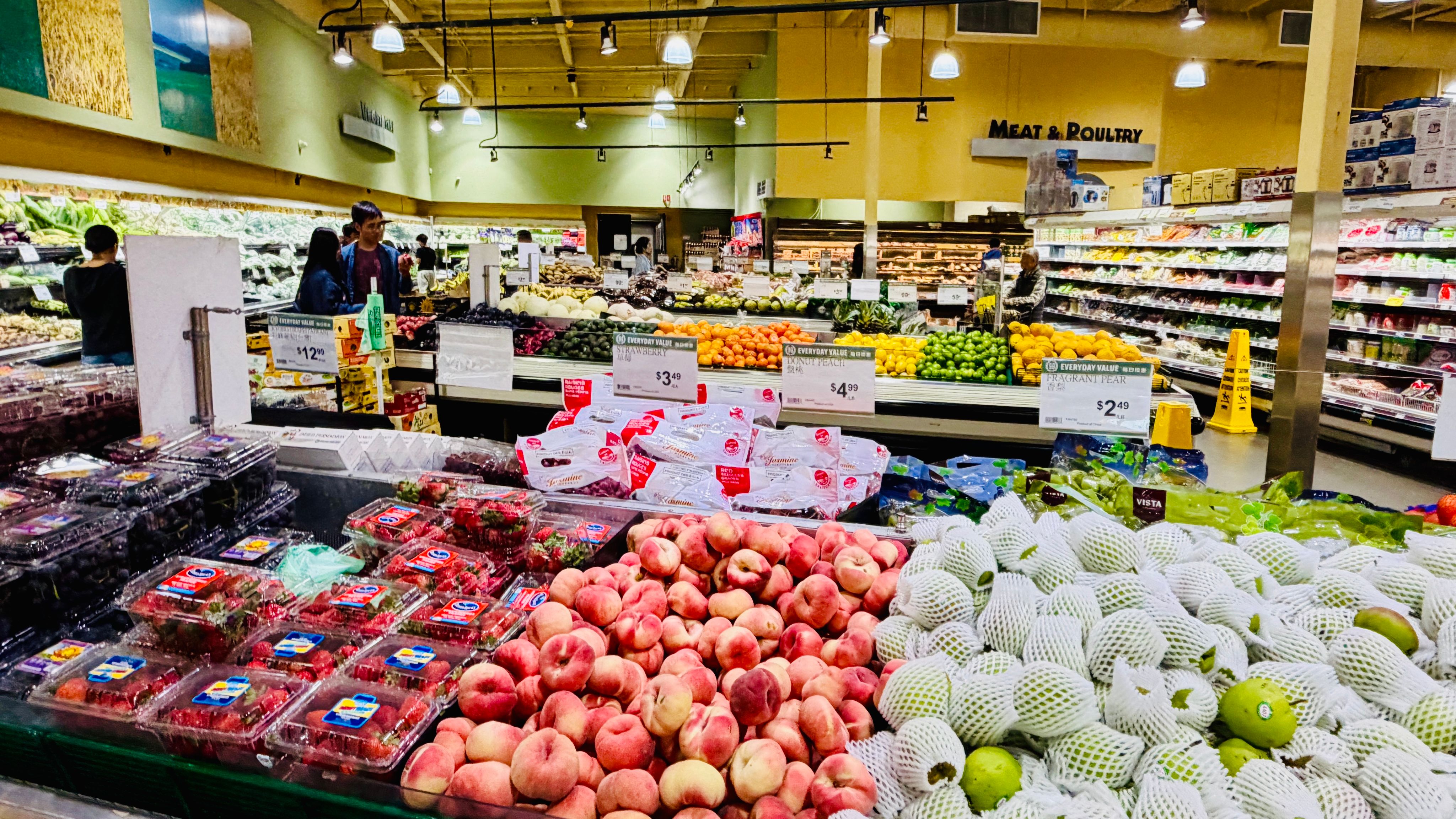 A new wave of high-end Asian food supermarkets have opened in the San Francisco Bay Area since the 2020 pandemic. The wave has intensified competition within the industry. Photo by Portia Li