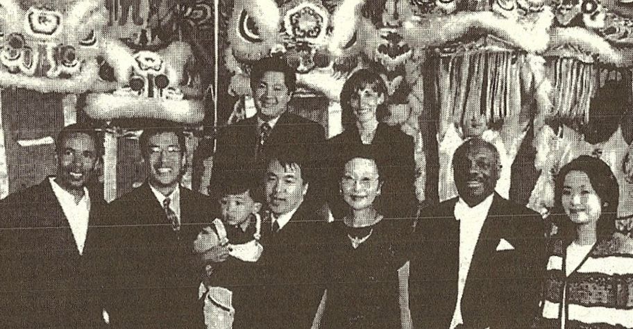 In 2000, the Fang family purchased the San Francisco Examiner. Former Mayor Willie Brown (2nd from right in front row) joined all members of the Fang family at a party to celebrate the historic purchase of a major newspaper in San Francisco. Courtesy photo