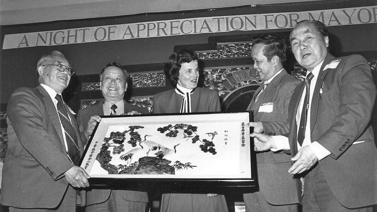 In the 1980s when Feinstein was the Mayor of San Francisco, the Chinese Consolidated Benevolent Association hosted a banquet in Chinatown to thank her support. Photo by Ben Kwan