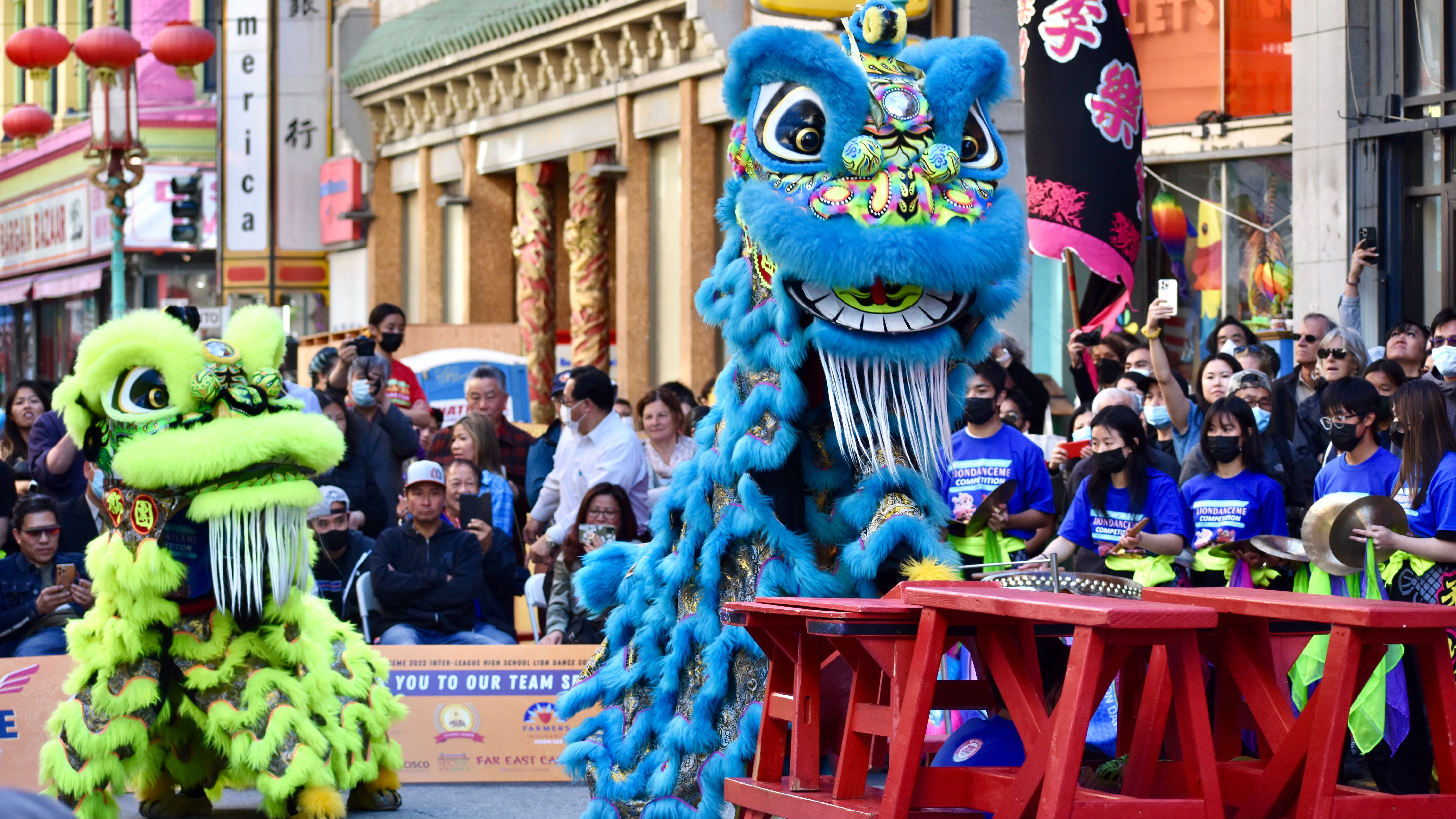 A team of Lowell and Balboa High Schools students is the champion for the first Inter-League High School Lion Dance competition. Photo by Portia Li