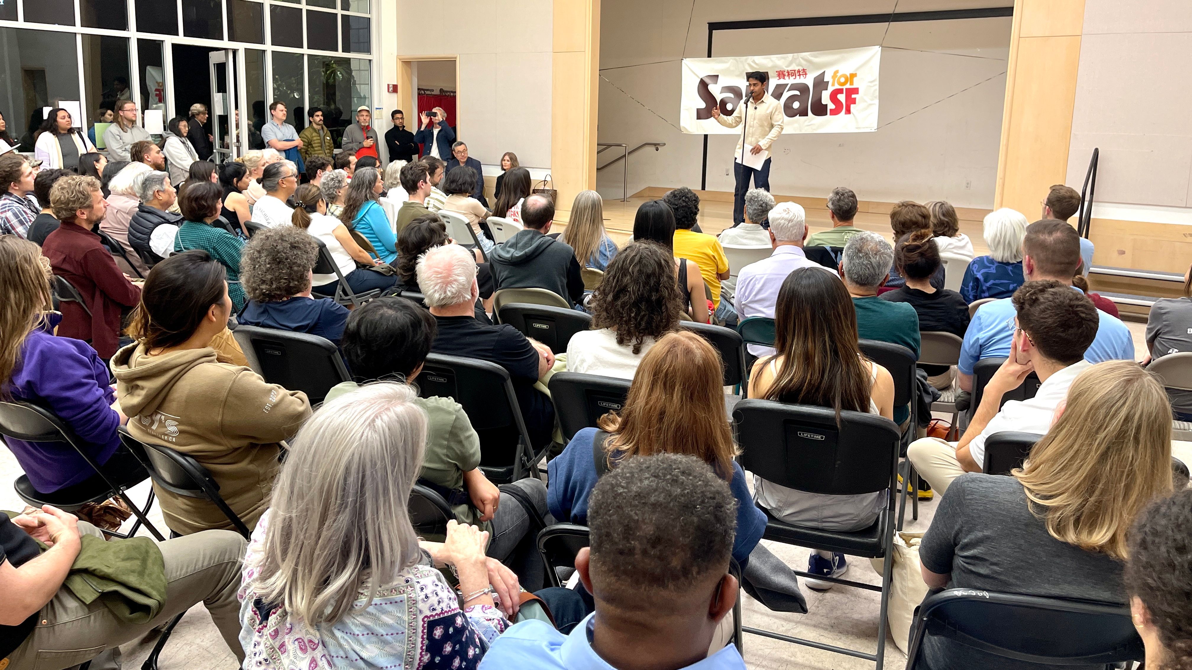 Congressional candidate Saikat Chakrabarti's first town hall discussion meeting was held on November 10 at the Recreation Center in San Francisco's Richmond District where 200 people of all ages and ethnicities attended to meet and ask questions of his agendas in Congress.  Photo by Portia Li