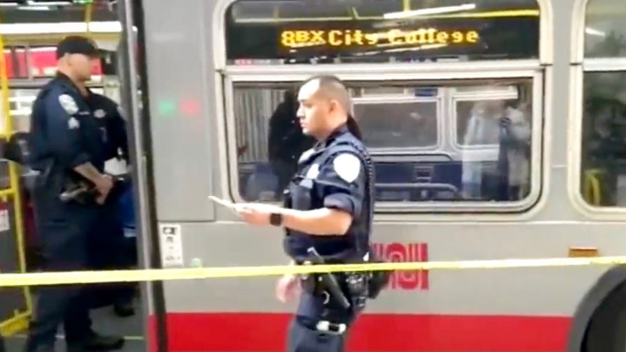 Police officers are quick to respond to the 8BX express bus where the stabbing occurs and arrest a 12-year-old suspect near the scene. Twitter photo