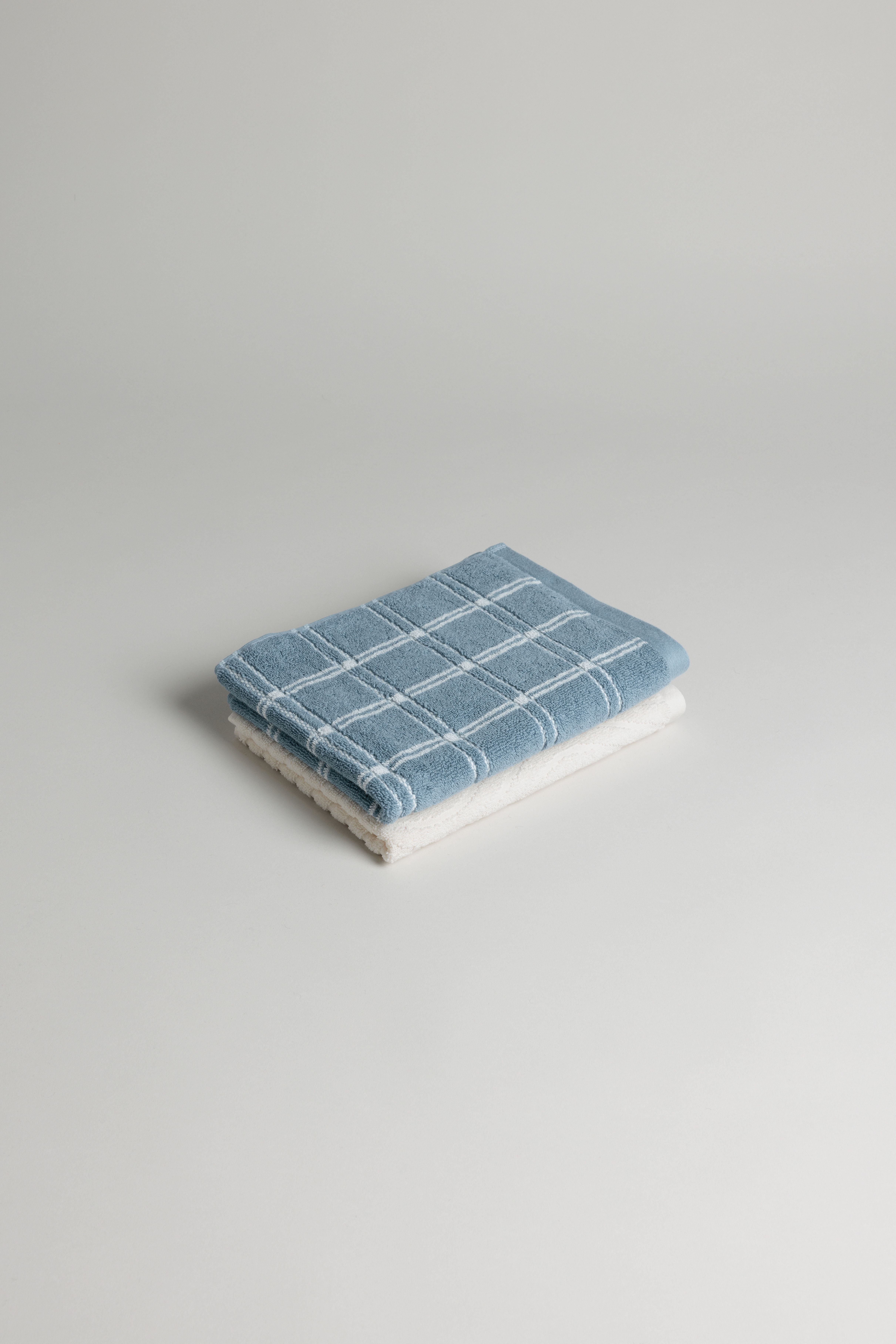 HAND TOWEL PAIR 13