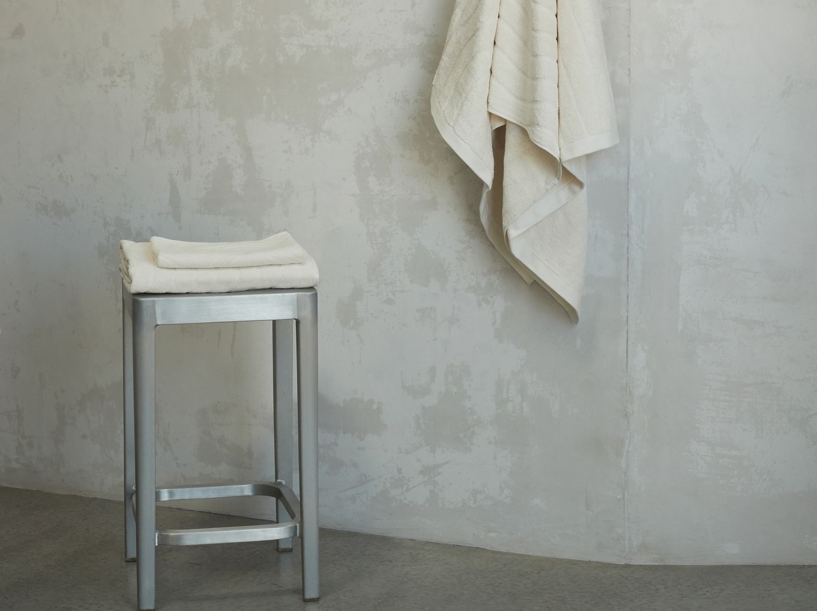 Shop BAINA | ST CLAIR Organic Cotton Bath Towel | Ivory · BAINA | Official  Online Store | Join for 15% off*
