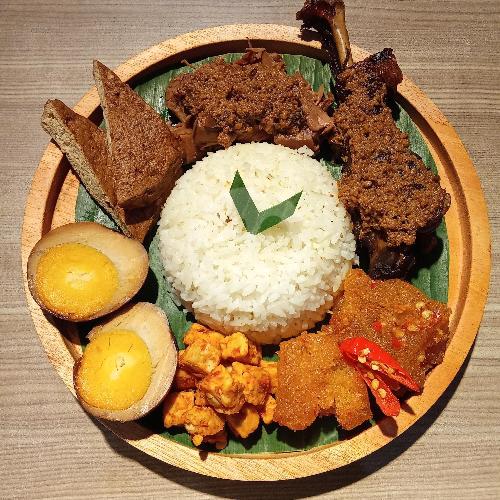18 Makanan Khas Jogja Versi Kompetitif untuk Bisnis Anda, Dapatkan inspirasi menu Jogja lainnya lewat komunitas chef kami.