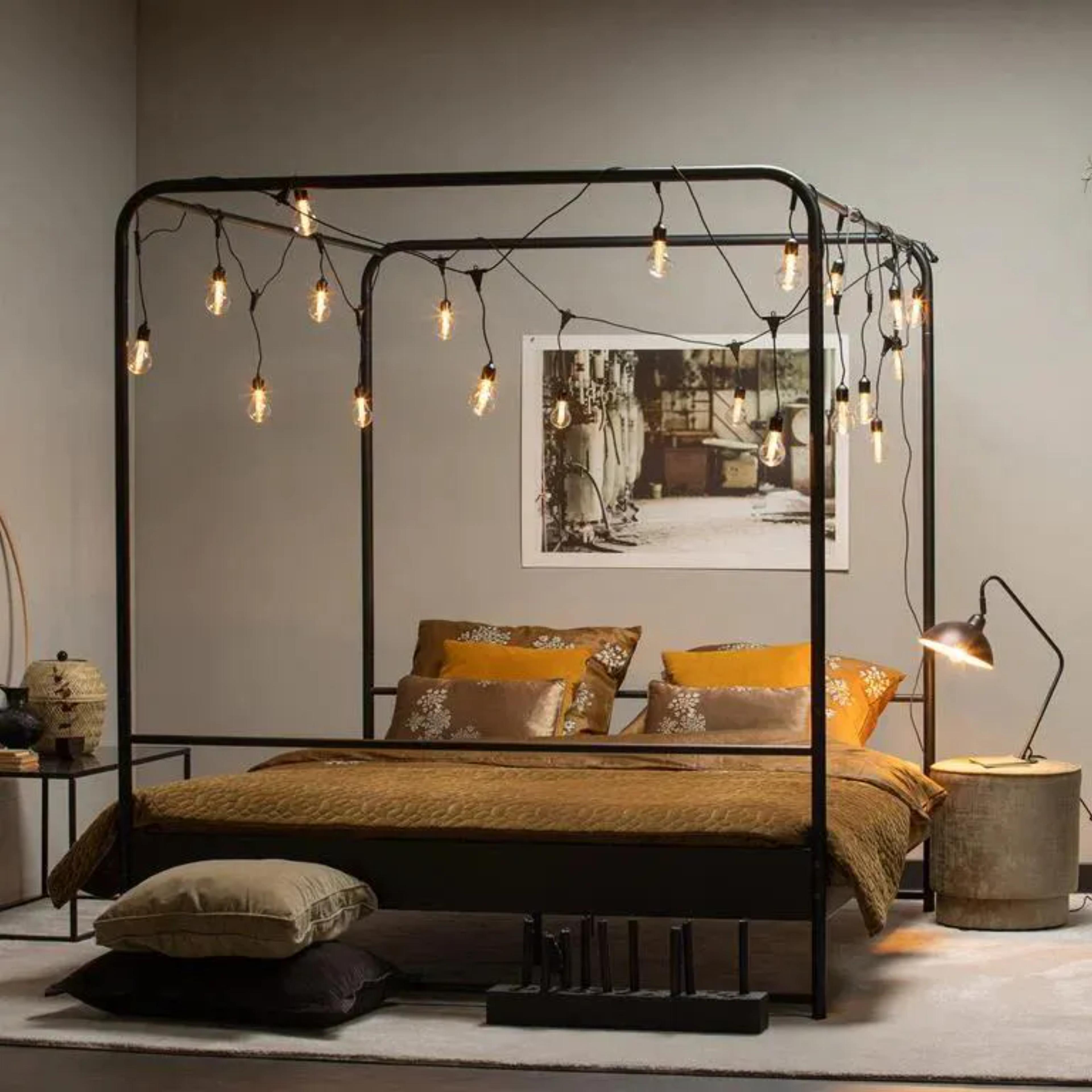 sommier-à-ressor-tstables-de-nuit