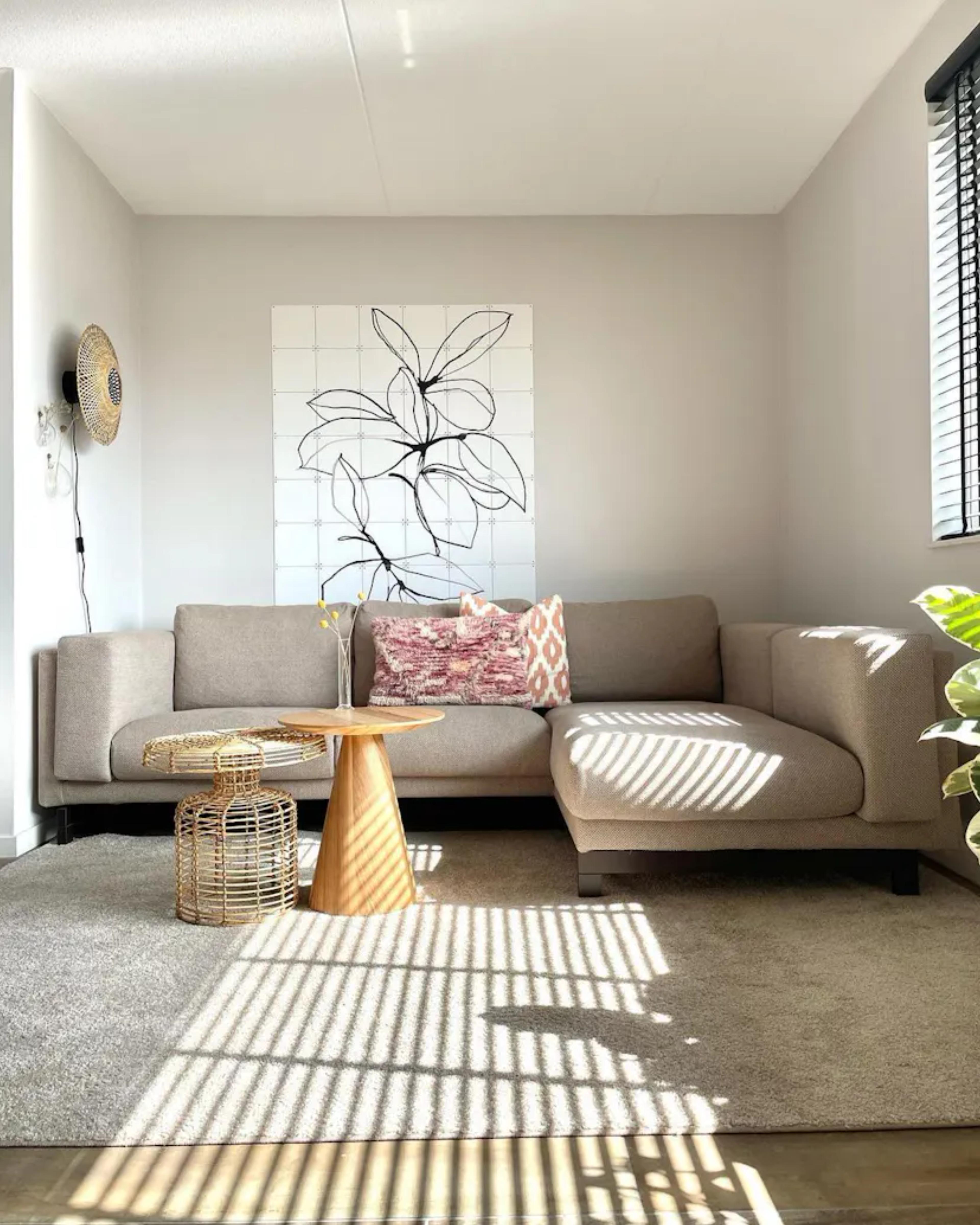 sofa-taupefarbene-möbel