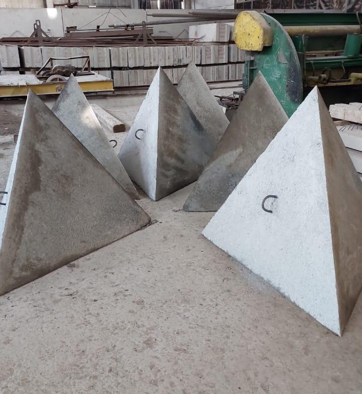 Противотанковые пирамидки для Донецка по чертежам