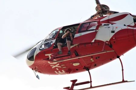 fotografando pela porta do helicóptero