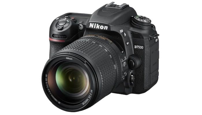 CAMERA NIKON D7500 KIT AF-S 18-140 VR