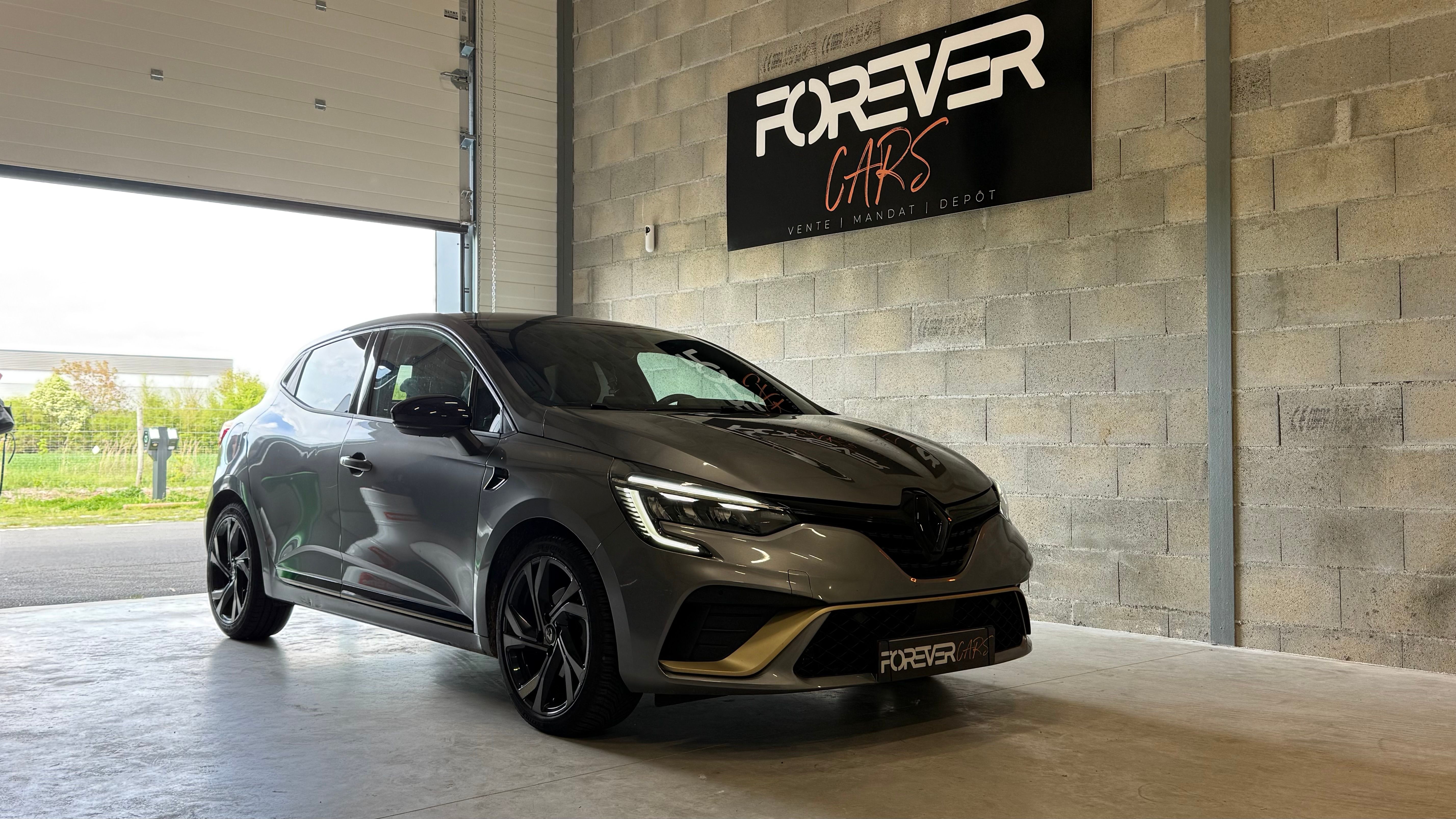 RENAULT CLIO 1.6 E-TECH HYBRIDE 145 ENGINEERED