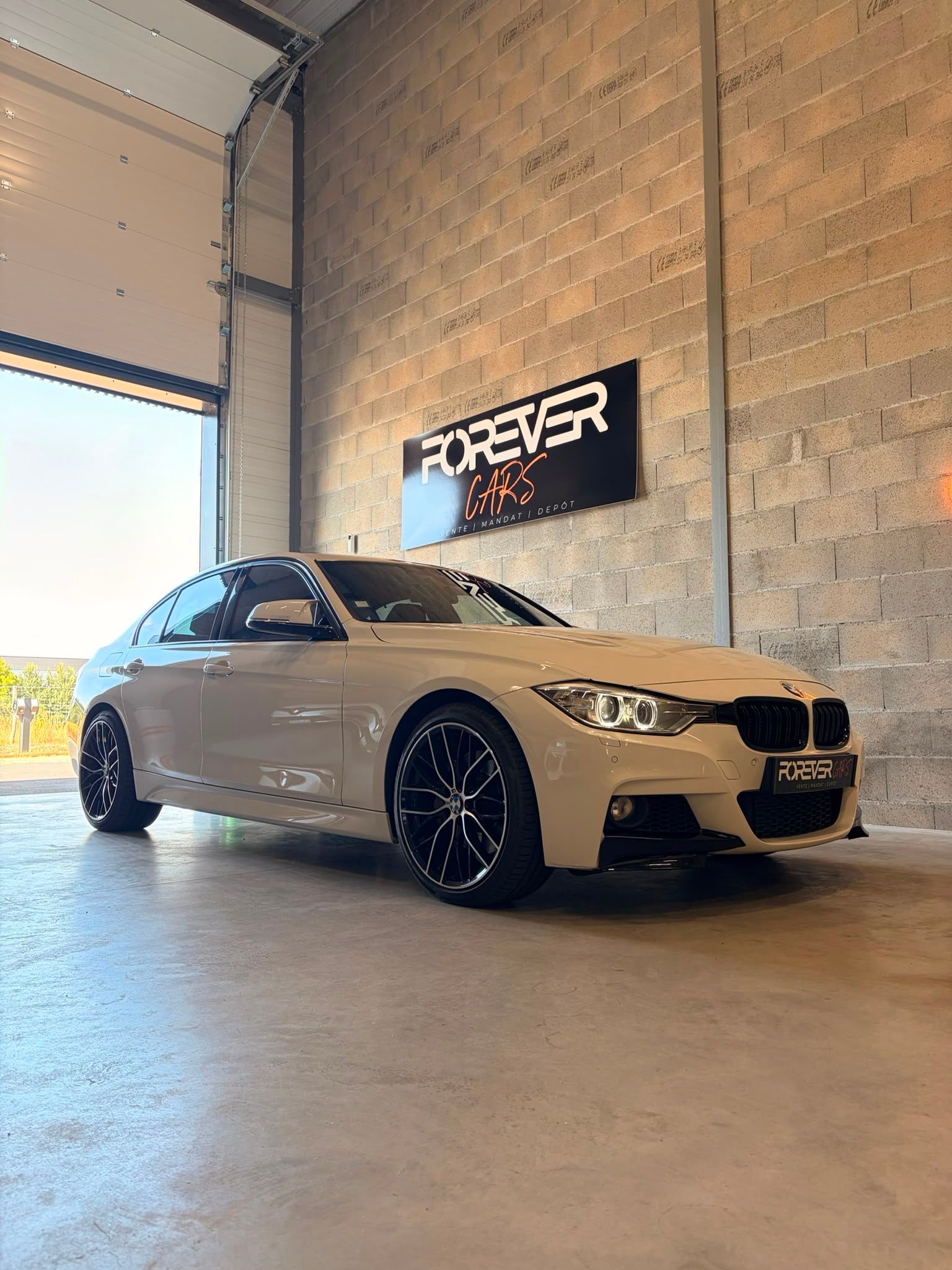 BMW  335i HYBRIDE M SPORT 340 - Garantie 6 mois / Toit ouvrant / Sièges à mémoires / Jantes Perf / Faible conso