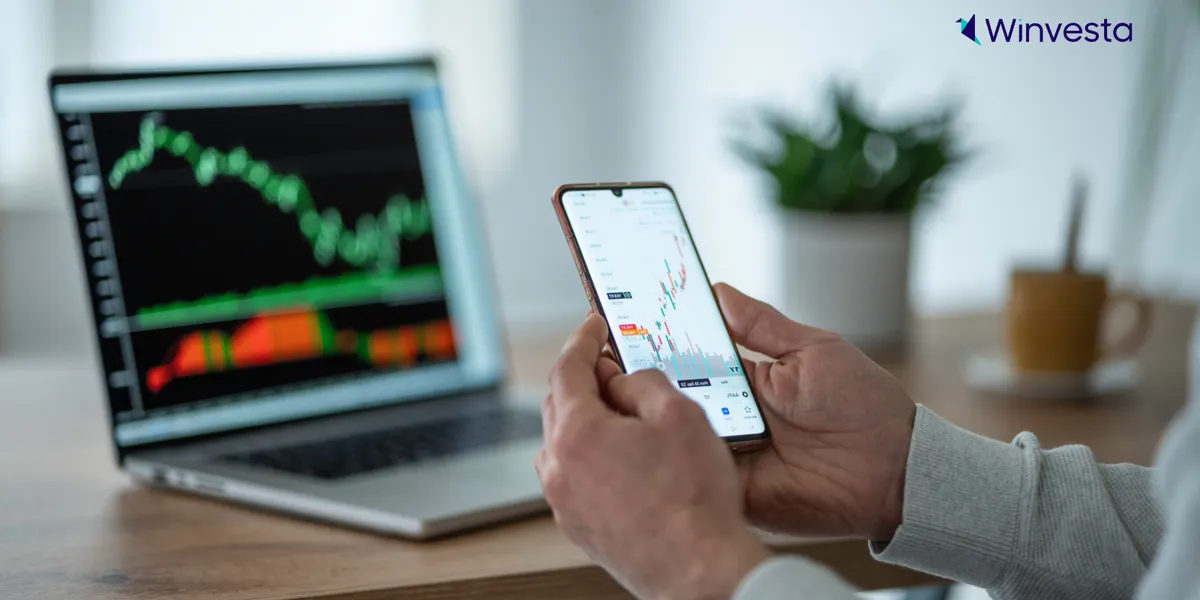 Tech vs. traditional sectors: A 2025 US stock investment guide