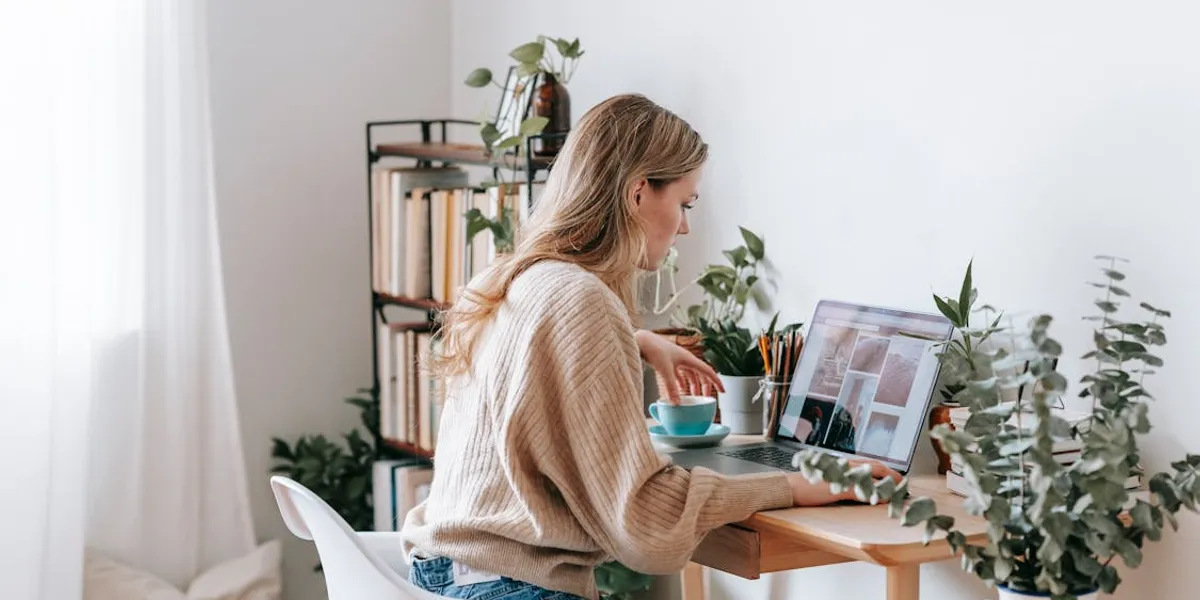 AI cut freelance rates 30%: How top earners fight back