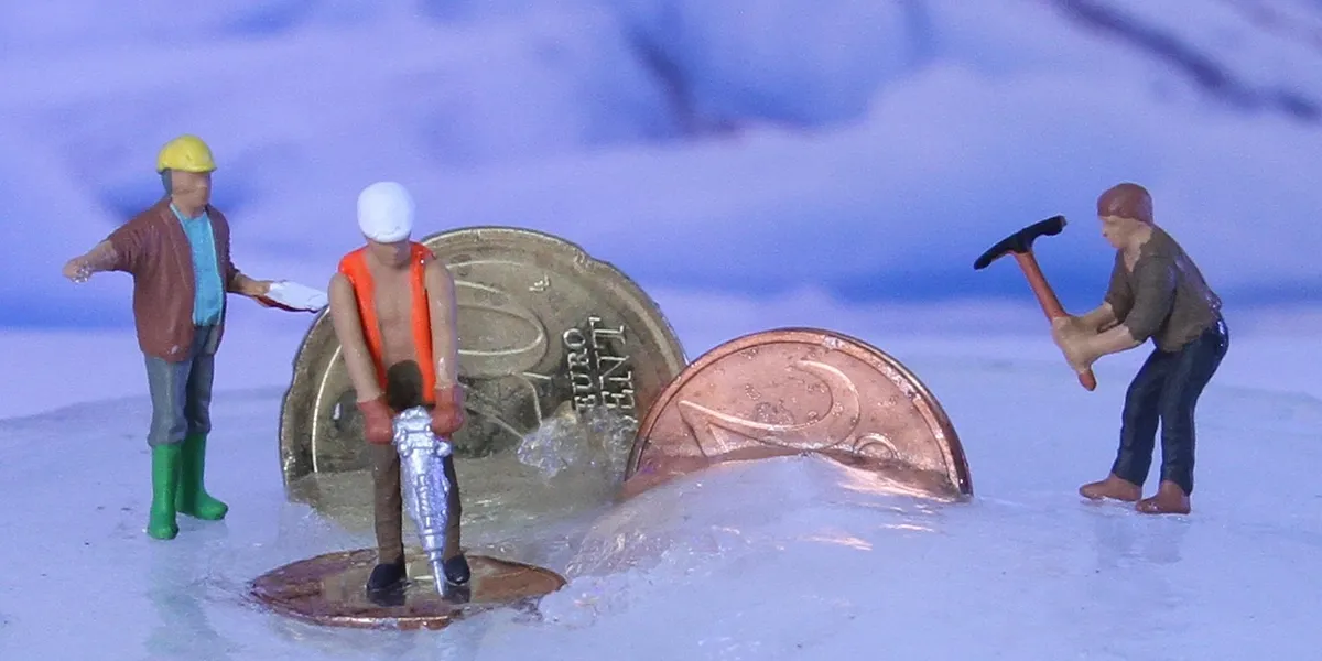 Blue Owl's $1.6B fund freeze exposes liquidity risks in private credit