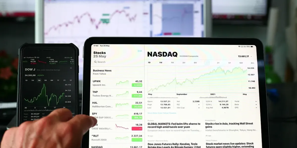 NASDAQ vs S&P 500: Which index should Indian investors choose?