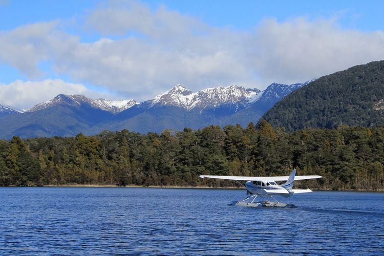 A plane on the Te Anau Lake
