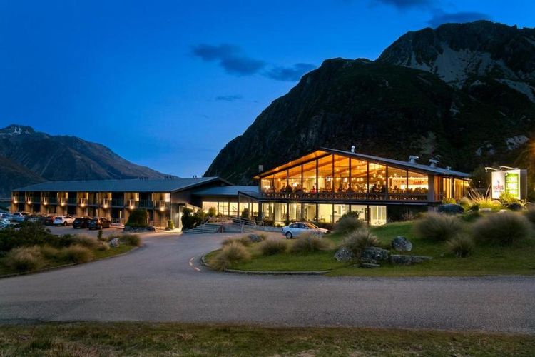 Mt Cook Lodge and Motel