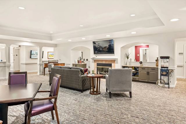 Resident lounge at Bear Creek in Lakewood for assisted living conversations and events.