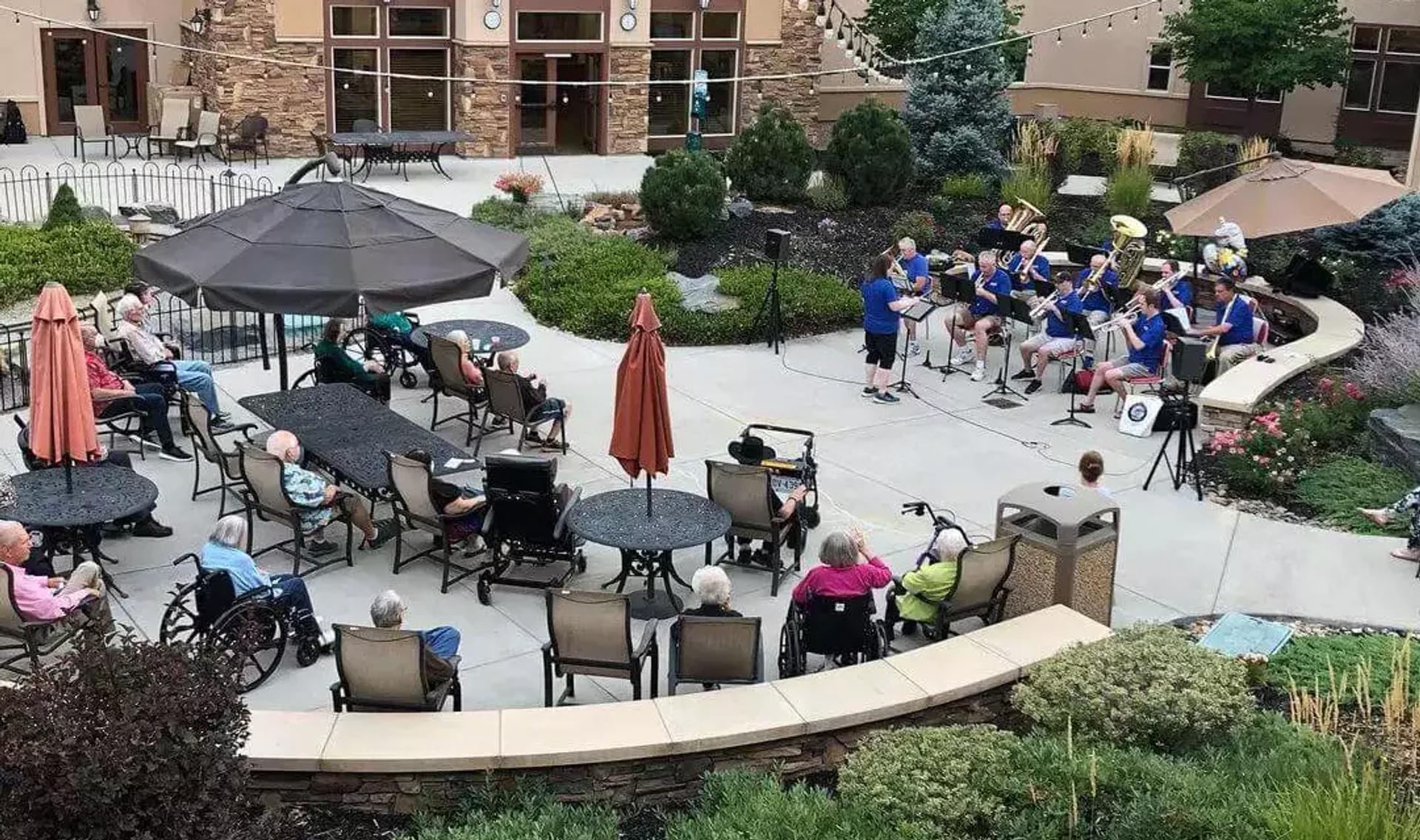 Outdoor courtyard at Gardens on Quail