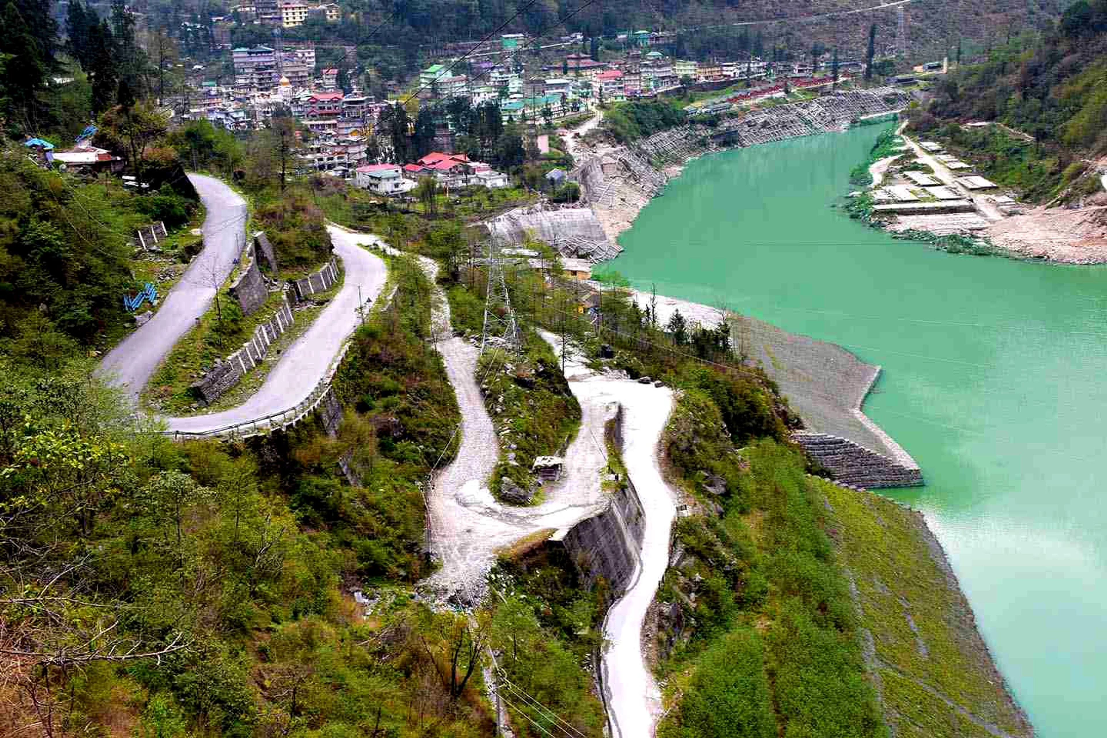 River confluence at Chungthang, North Sikkim, where the Lachen and Lachung rivers meet.