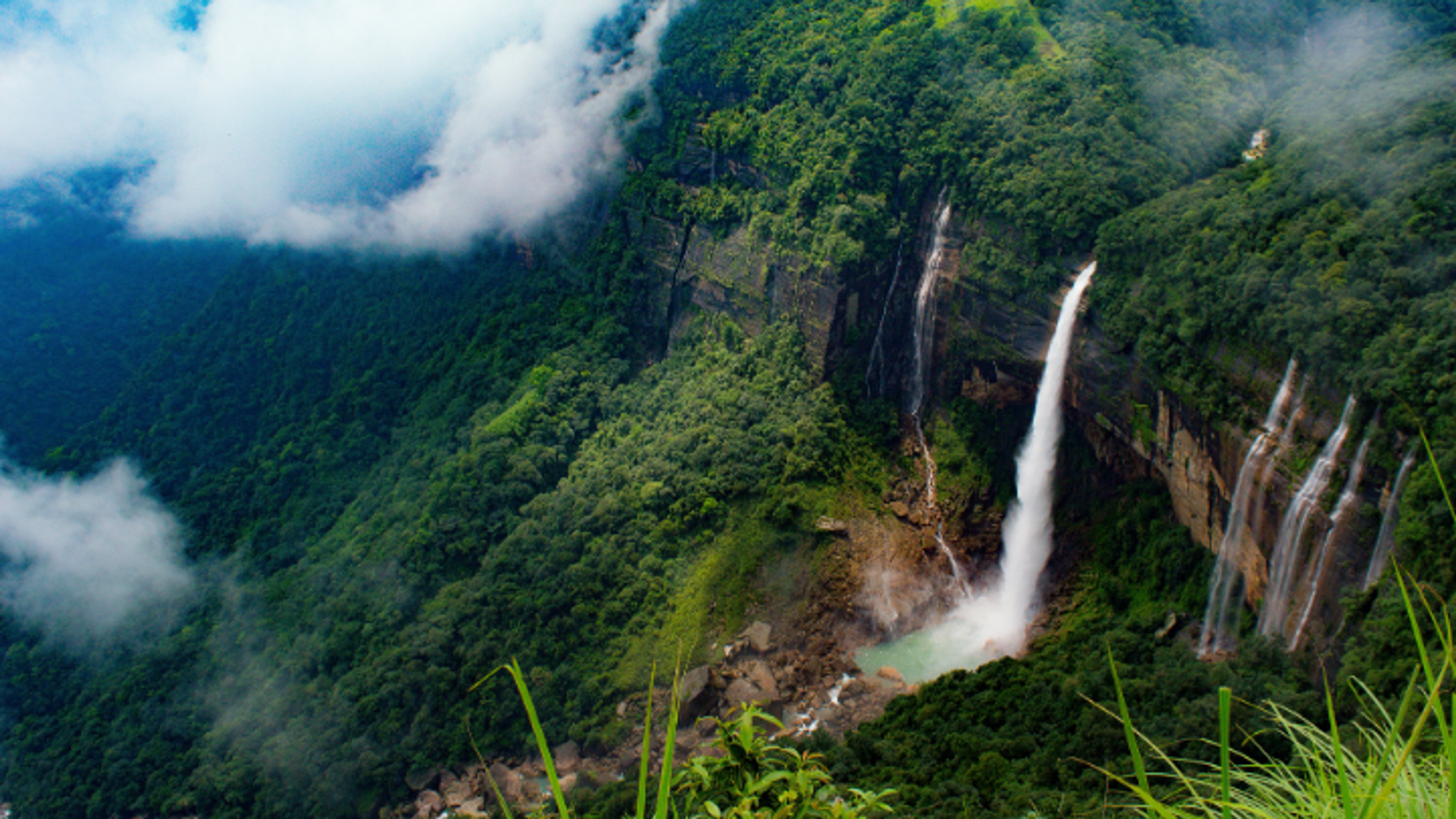 Meghalaya Tour Shillong - Cherrapunjee - Dawki [5 Days]