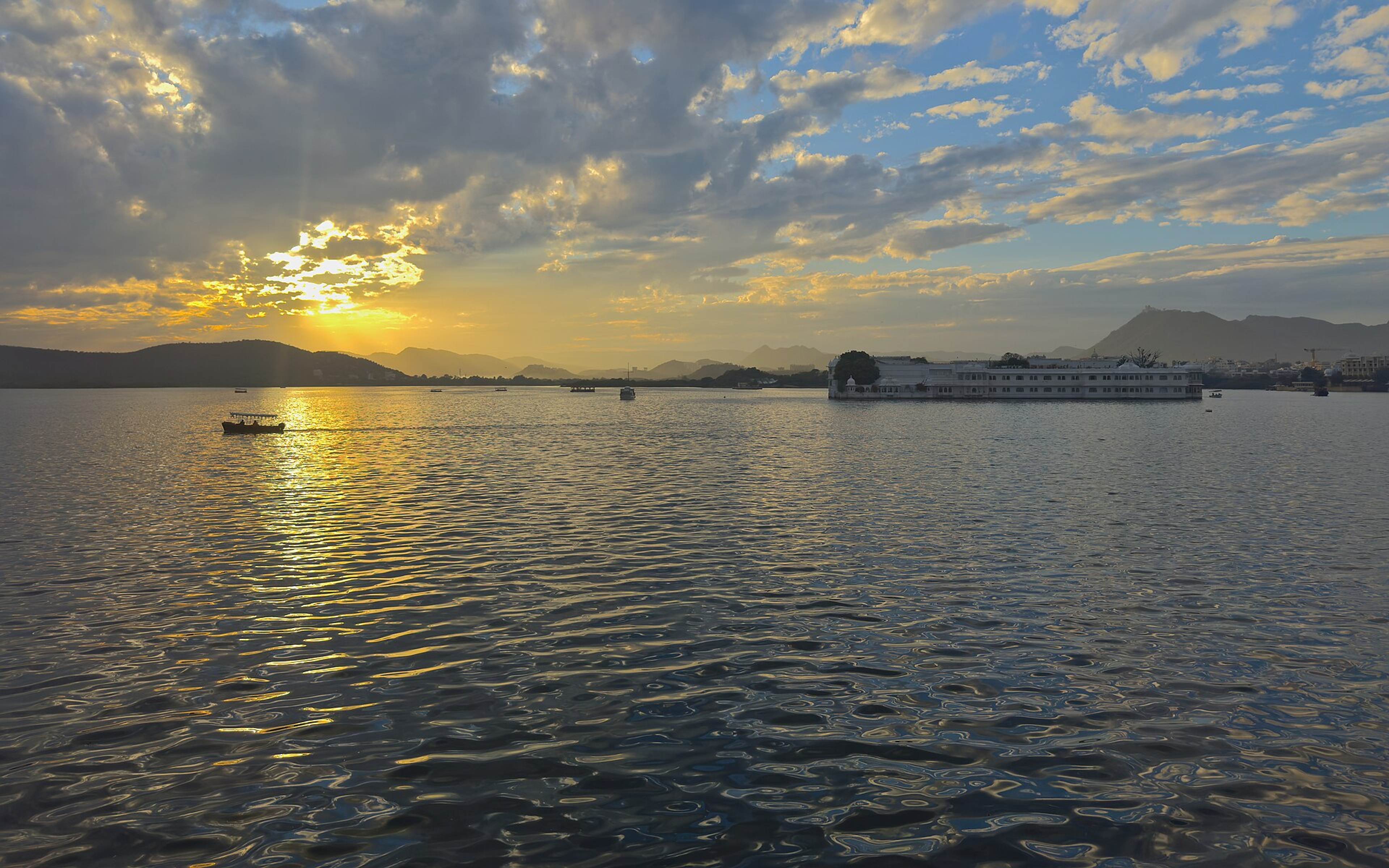 Sunset over Lake Pichola, Udaipur