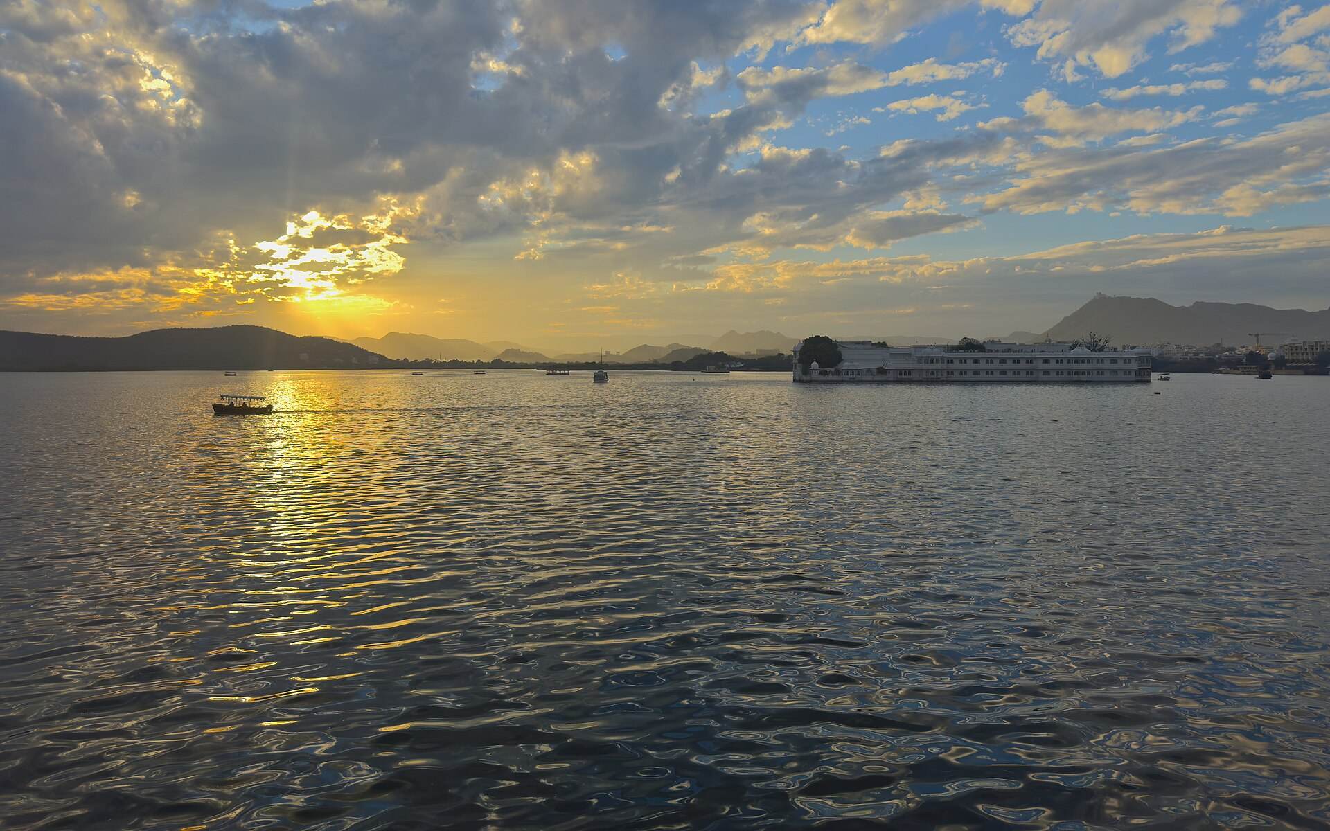 Sunset over Lake Pichola, Udaipur