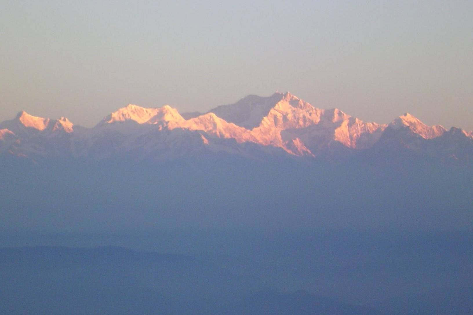 Darjeeling Short Break – 4 Days of Tiger Hill Sunrise, Toy Train & Tea Gardens
