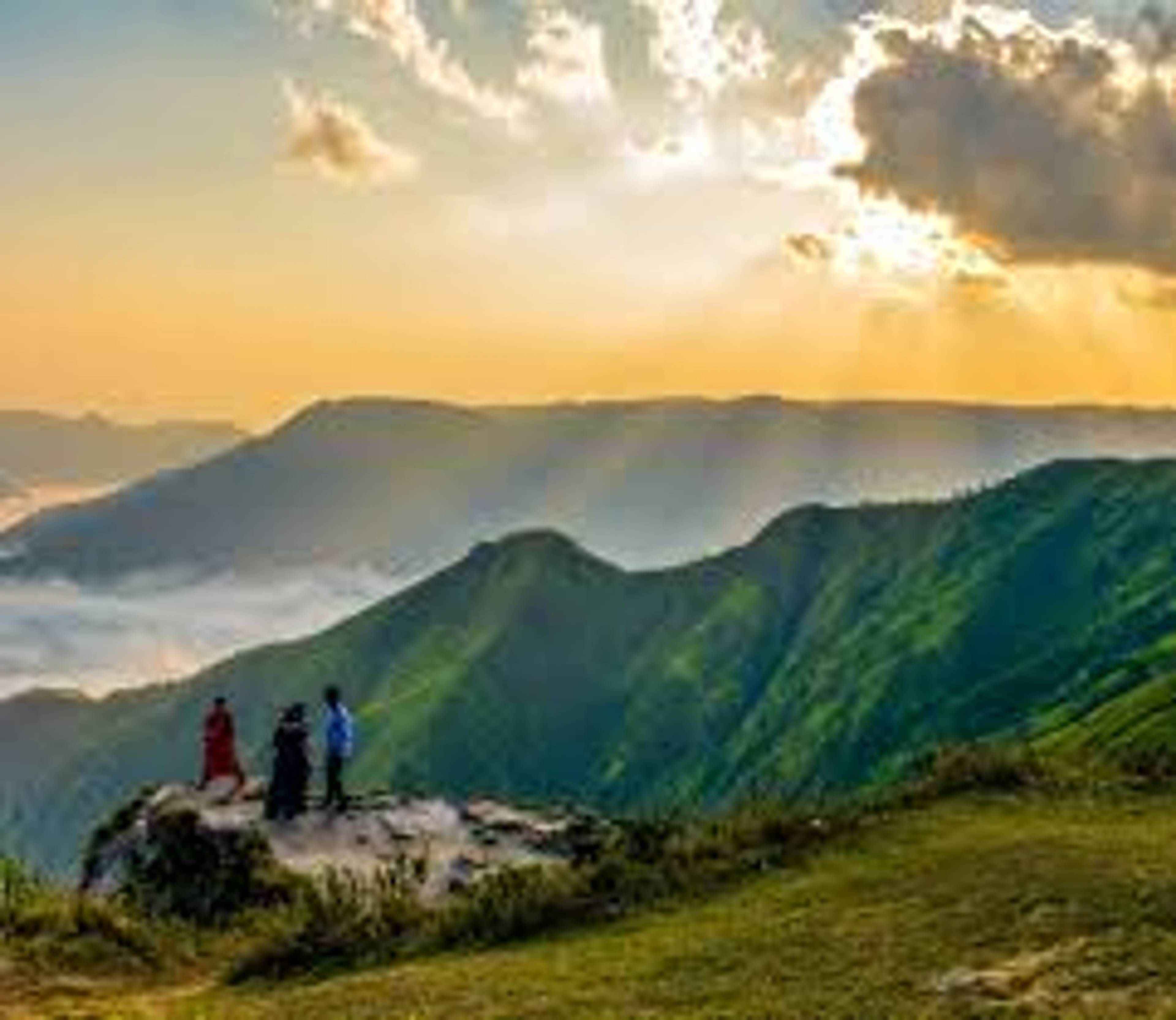 Matrilineal culture in Meghalaya showing women running local businesses.]
