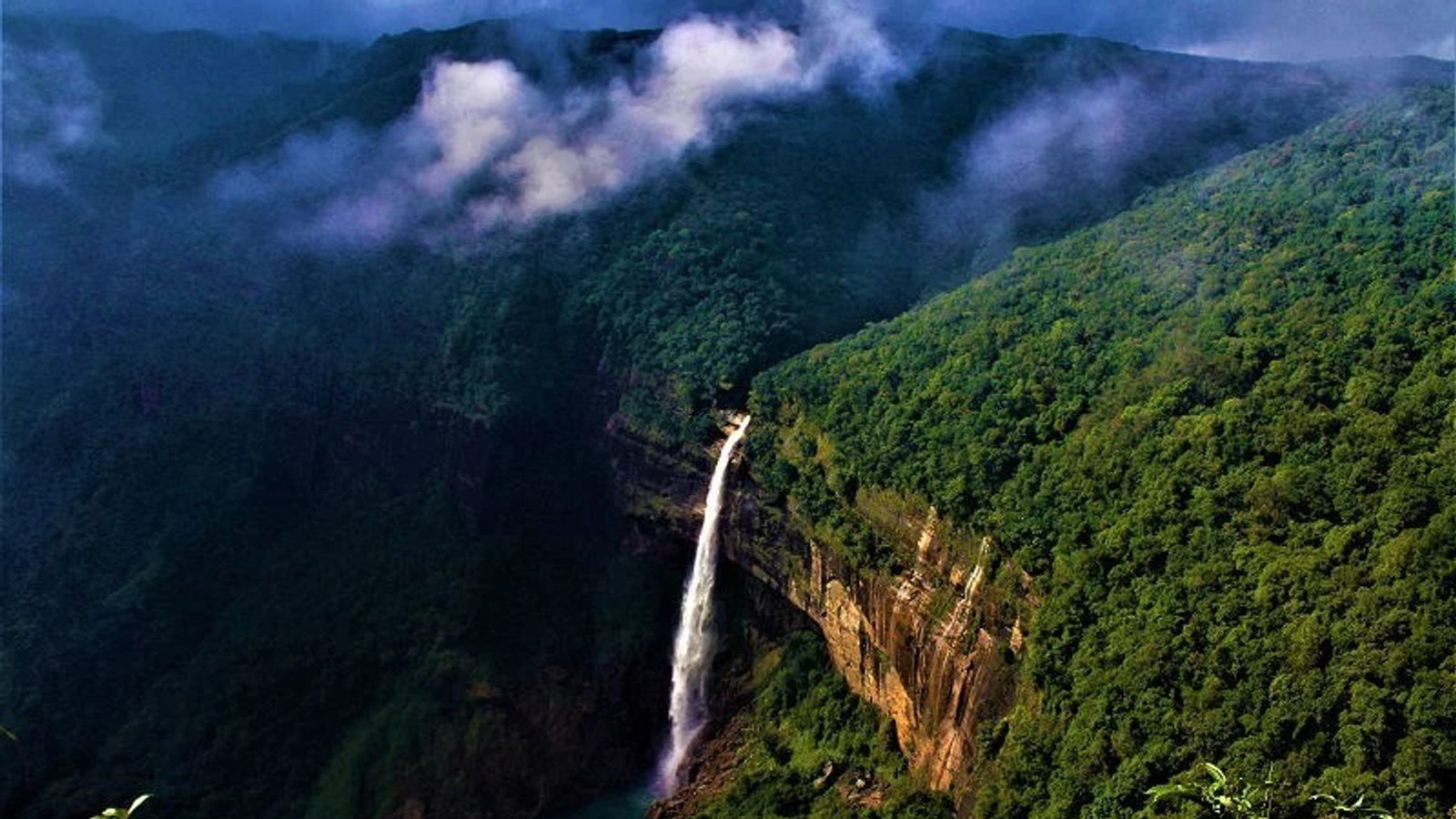 Panoramic view of Nohkalikai Falls and green valleys in Cherrapunji, Meghalaya