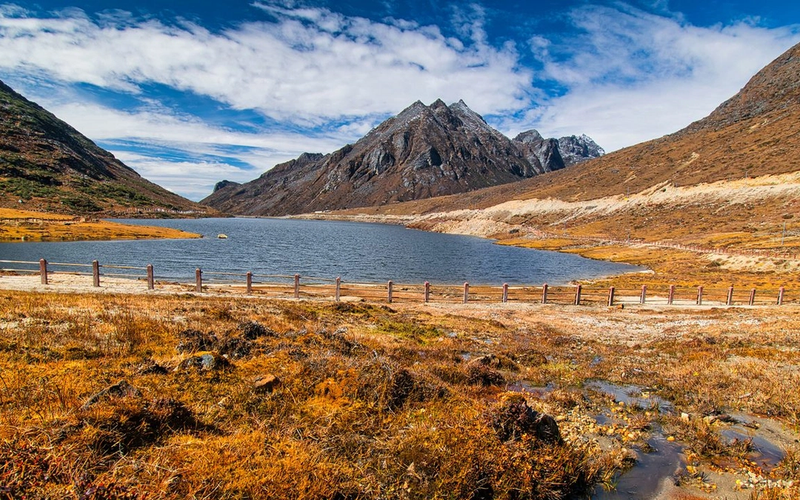 High - altitude sela lake and mountain in Arunachal pradesh .