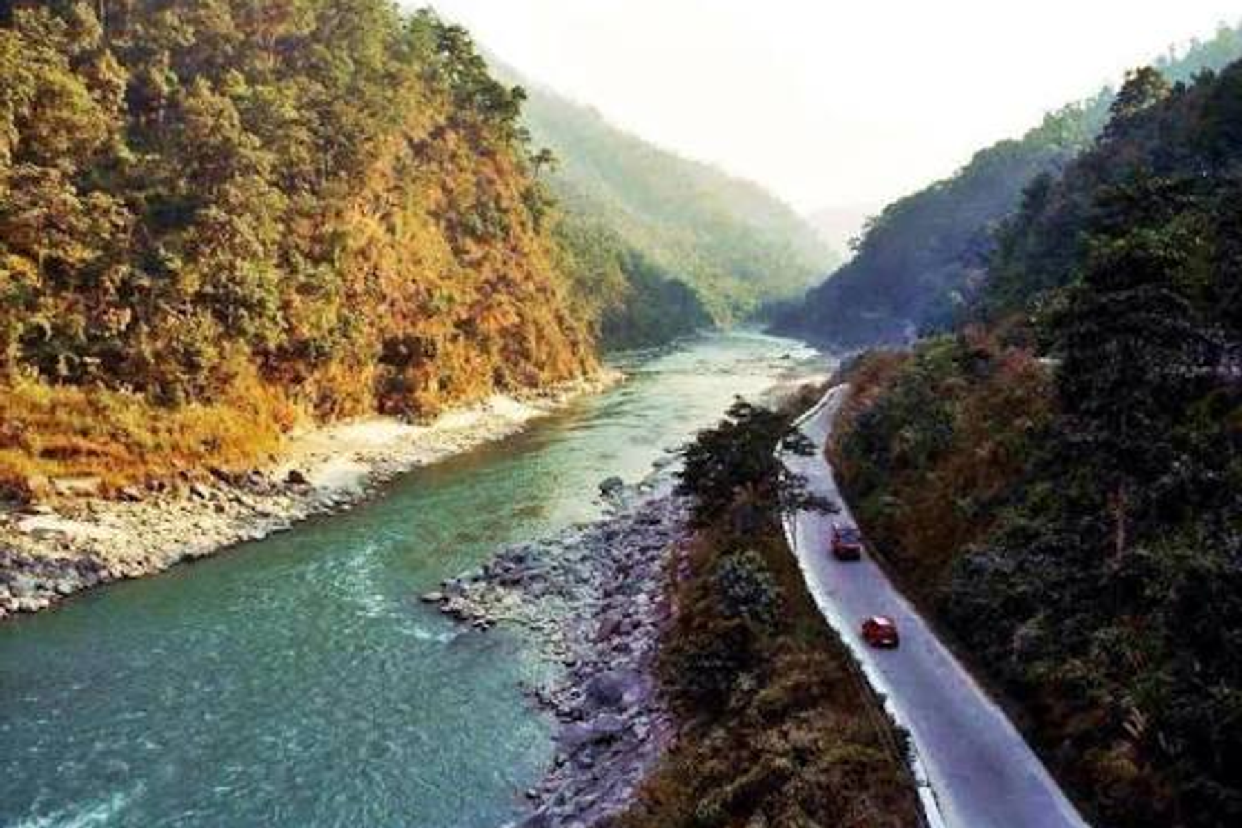 Highway along the Teesta river valley on the way to Gangtok